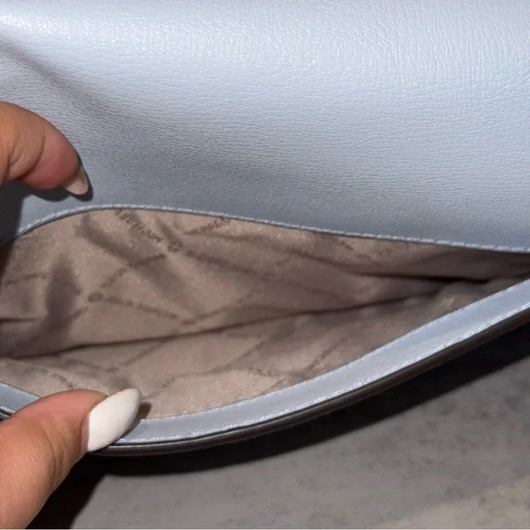 Michael Kors Ellis Medium Purse in Soft Sky - Picture 4 of 9